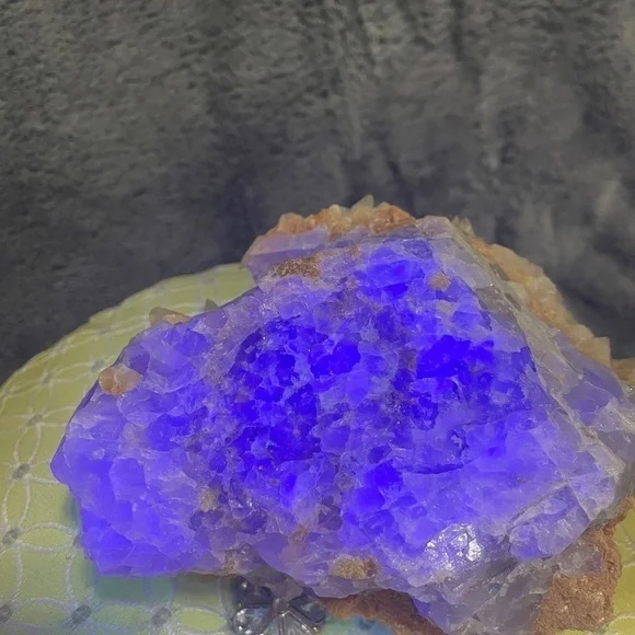 Raw crystal- large yellow tooth calcite FLUORITE W- purple UV 5”x5”x 3” - Picture 10 of 10